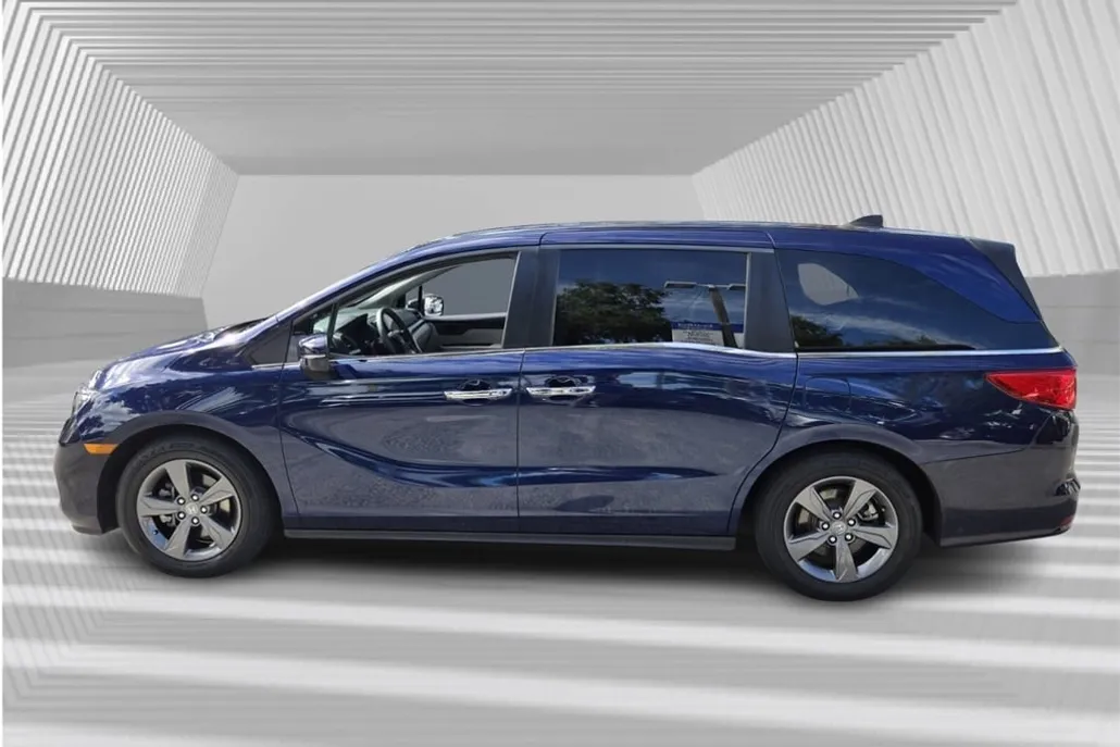 2022 Honda Odyssey EX photo 1