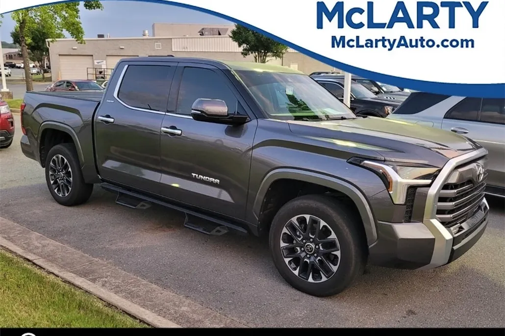 2022 Toyota Tundra Limited CrewMax photo 1