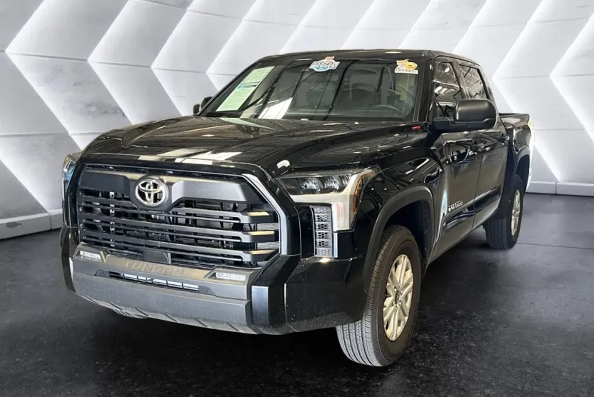2025 Toyota Tundra SR5 photo 1