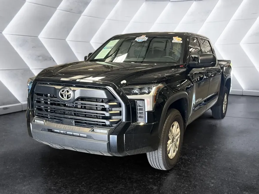2025 Toyota Tundra SR5 photo 1