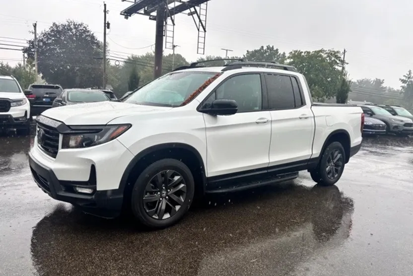2021 Honda Ridgeline Sport photo 1