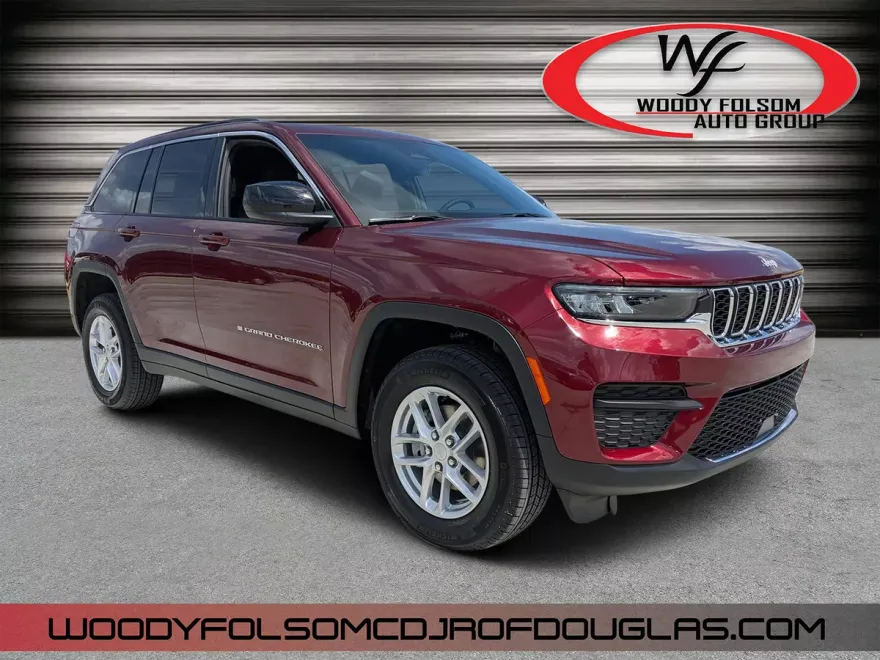 2025 Jeep Grand Cherokee Laredo photo 1