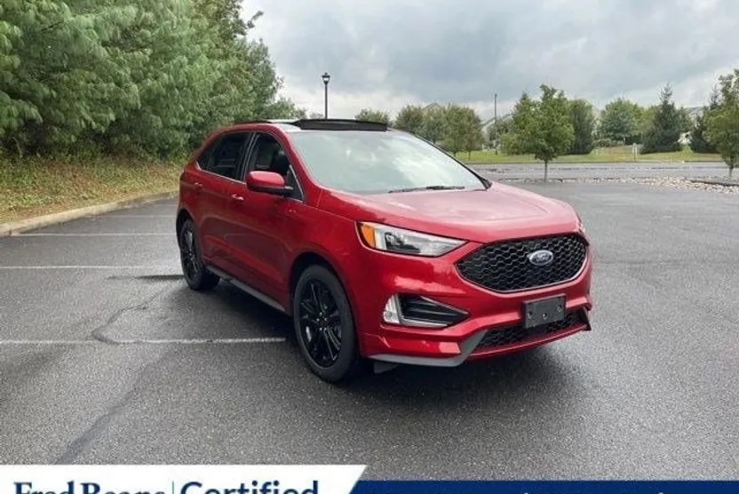 2022 Ford Edge ST photo 1