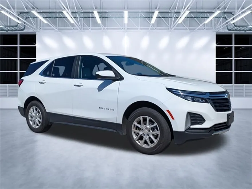 2023 Chevrolet Equinox LT photo 1