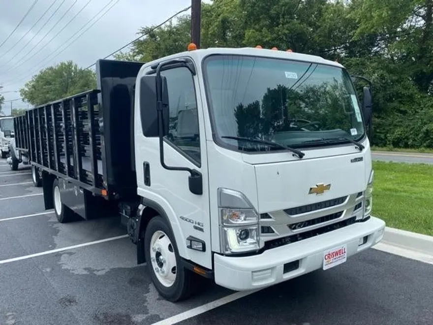 2024 Chevrolet Silverado 4500HD Base photo 1