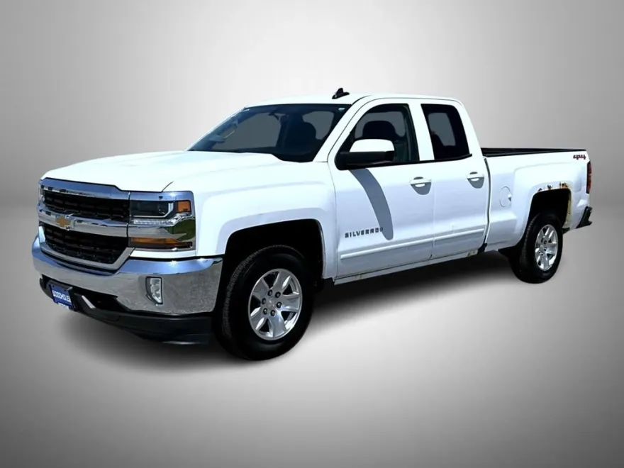 2017 Chevrolet Silverado 1500 LT photo 1