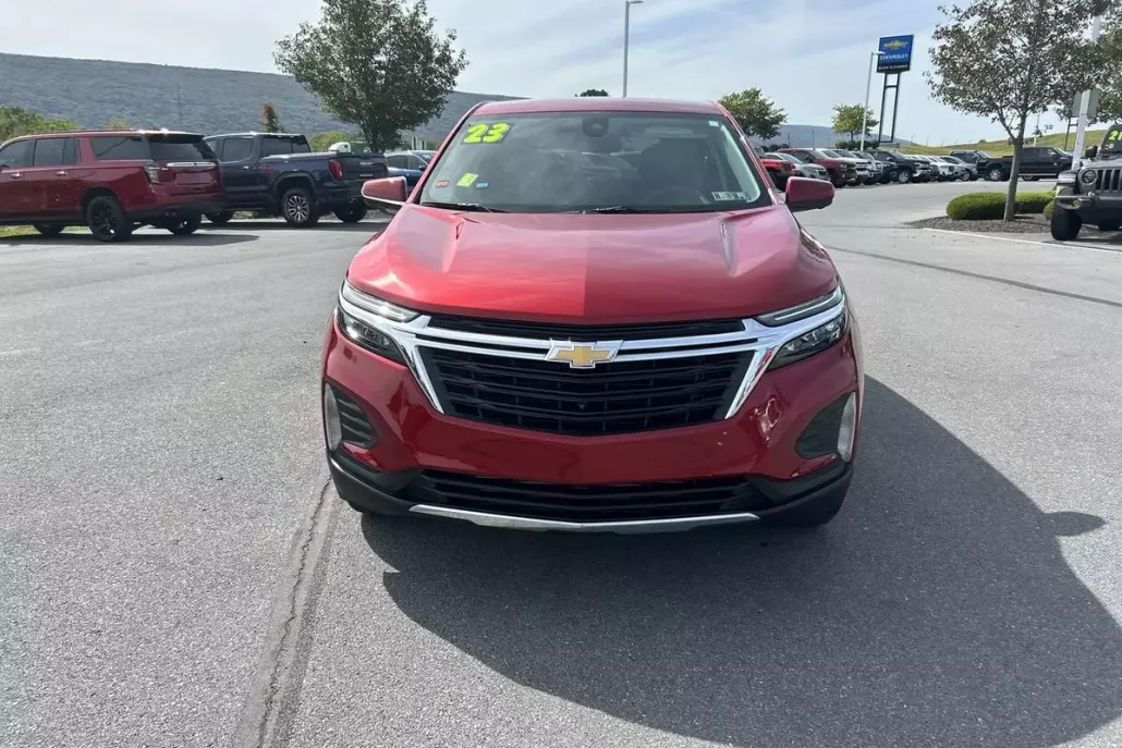 2023 Chevrolet Equinox LT photo 1