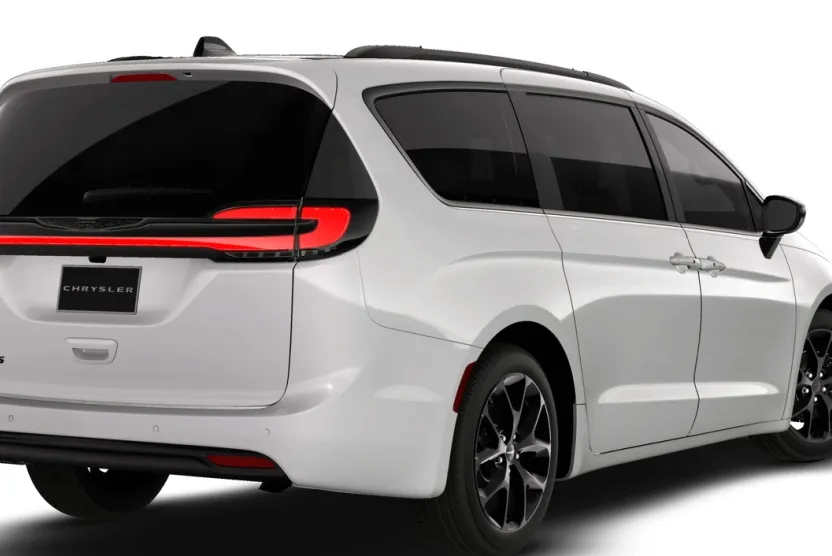 2026 Chrysler Pacifica photo 1
