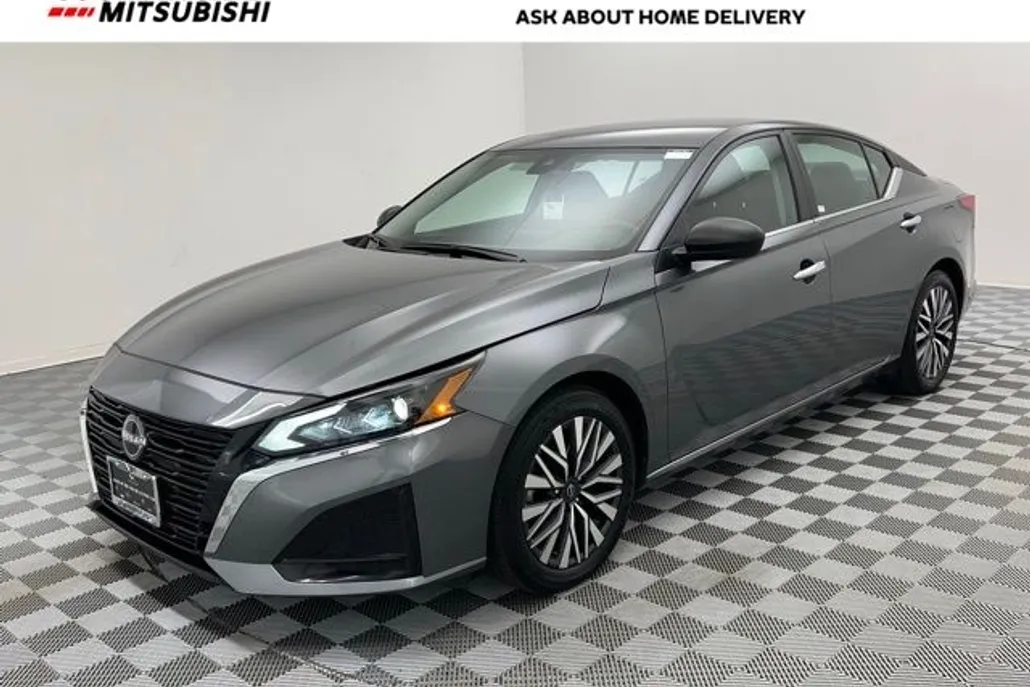 2024 Nissan Altima 2.5 SV photo 1
