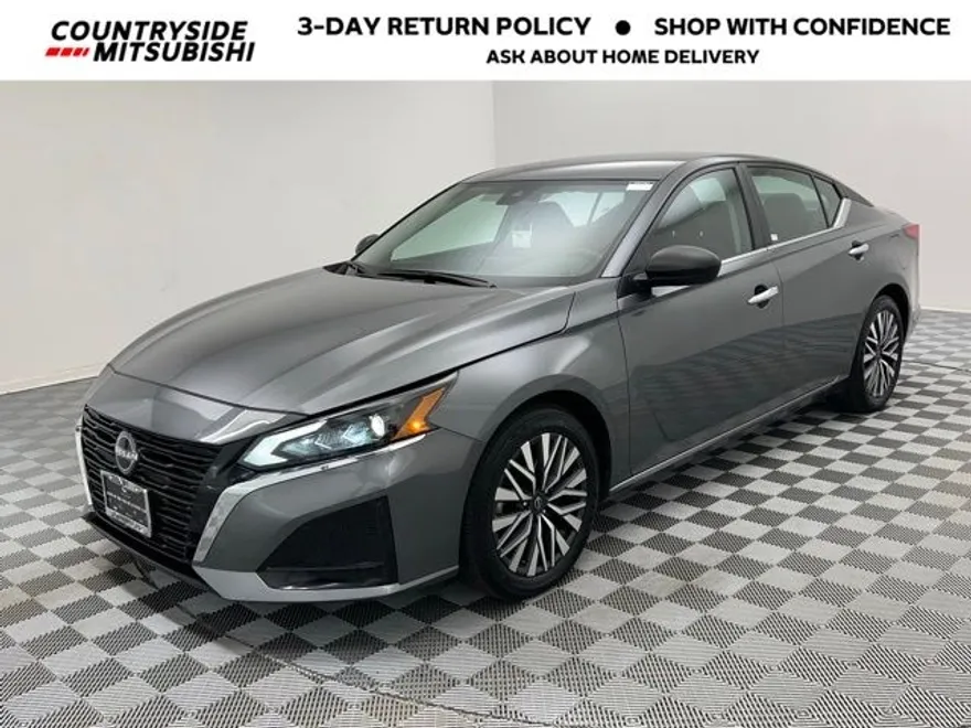 2024 Nissan Altima 2.5 SV photo 1