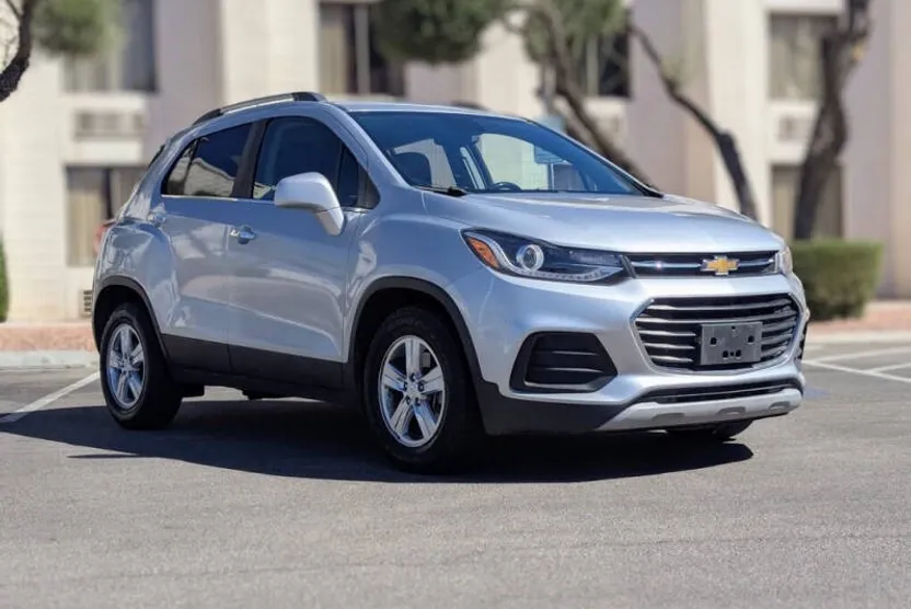 2020 Chevrolet Trax LT photo 1
