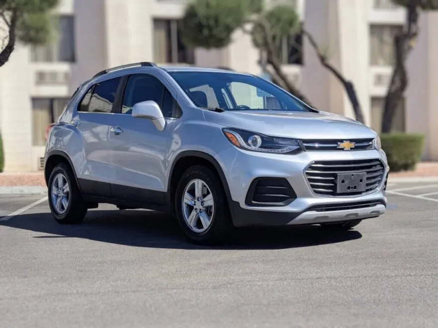 2020 Chevrolet Trax LT photo 1