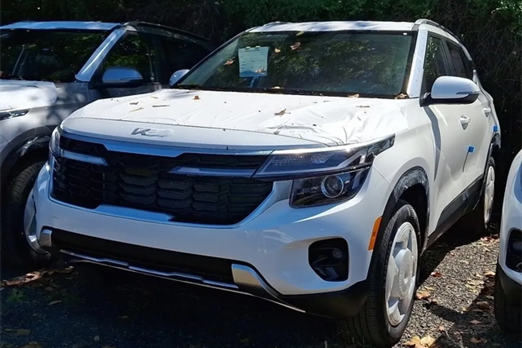 2026 Kia Seltos S photo 1