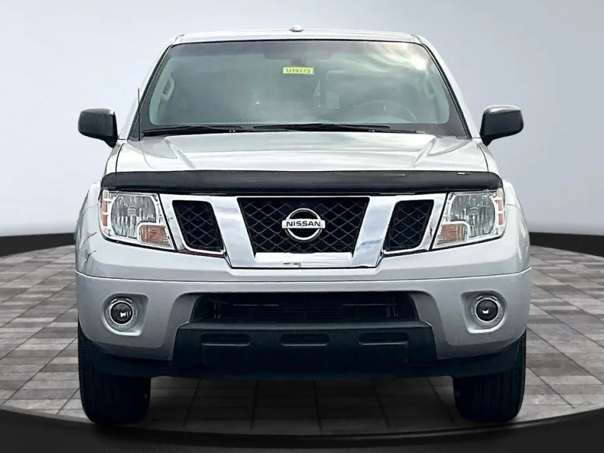 2017 Nissan Frontier SV photo 3