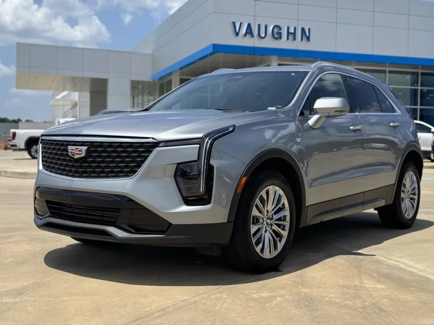 2024 Cadillac XT4 Premium Luxury photo 1