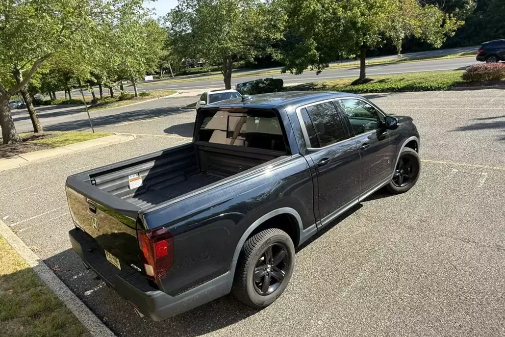 2023 Honda Ridgeline Black Edition photo 1