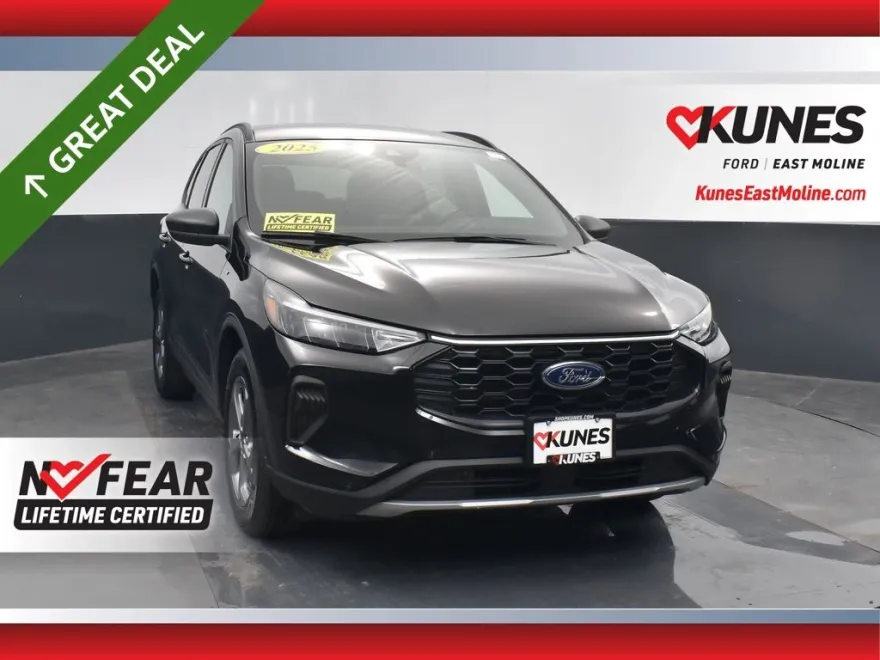 2025 Ford Escape ST-Line photo 1
