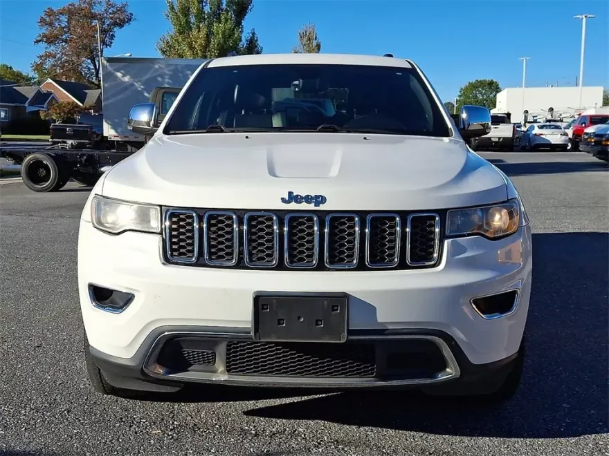 2017 Jeep Grand Cherokee Limited photo 1