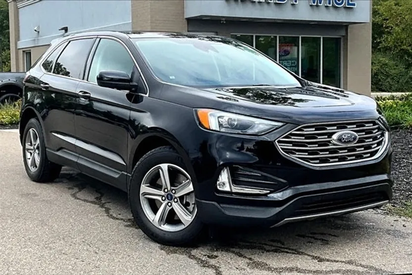 2022 Ford Edge SEL photo 1