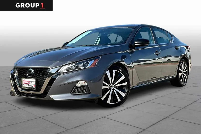 2020 Nissan Altima SR photo 1