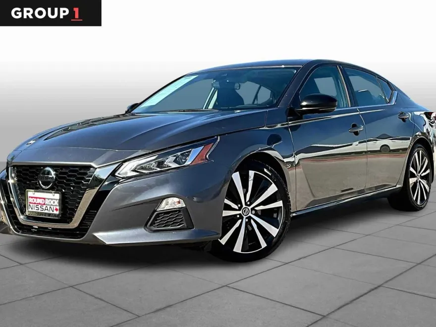 2020 Nissan Altima SR photo 1