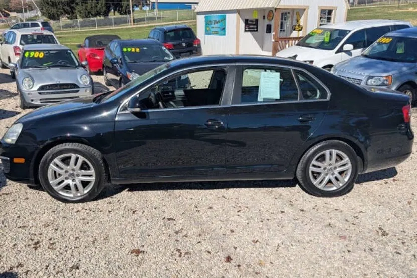 2010 Volkswagen Jetta 2.5 SEL 2.0T Wolfsburg Edition TDI photo 1