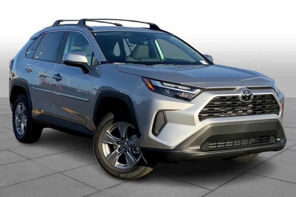 2025 Toyota RAV4 XLE photo 1
