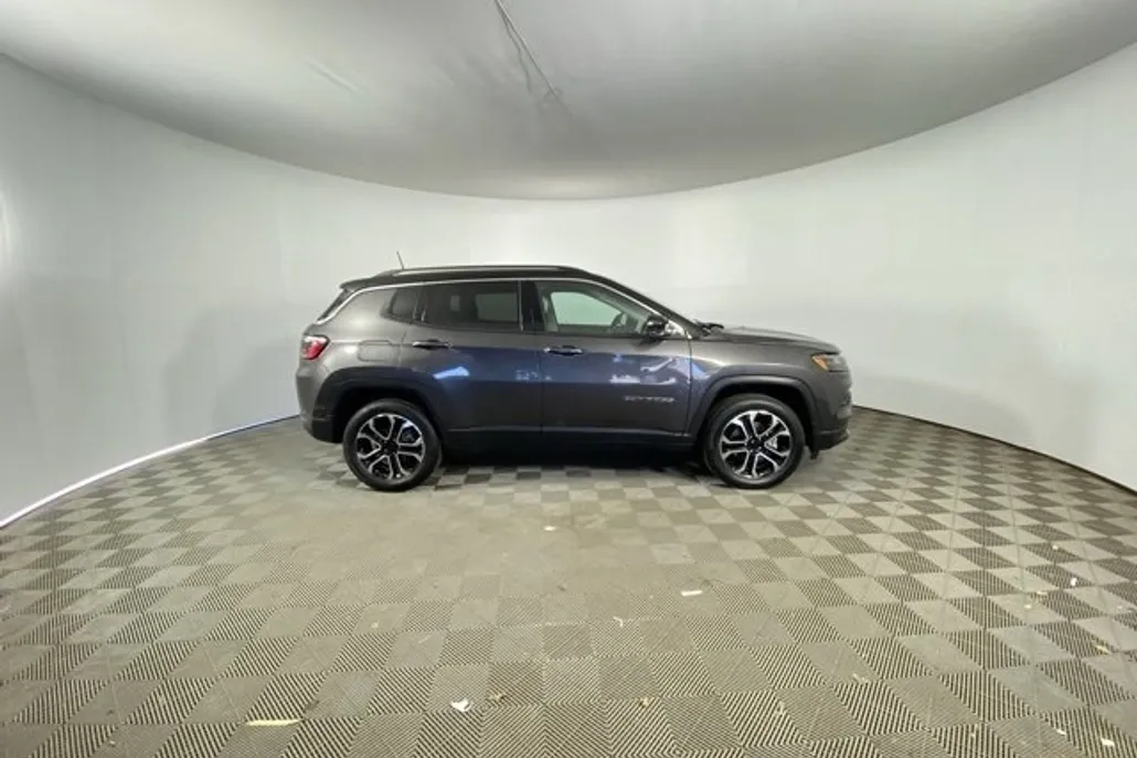 2022 Jeep Compass Limited photo 1
