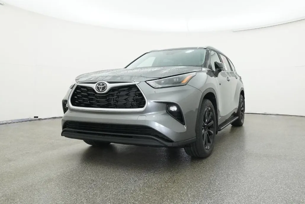 2025 Toyota Highlander XLE Limited photo 1