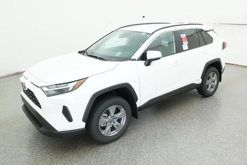 2025 Toyota RAV4 Hybrid XLE photo 1