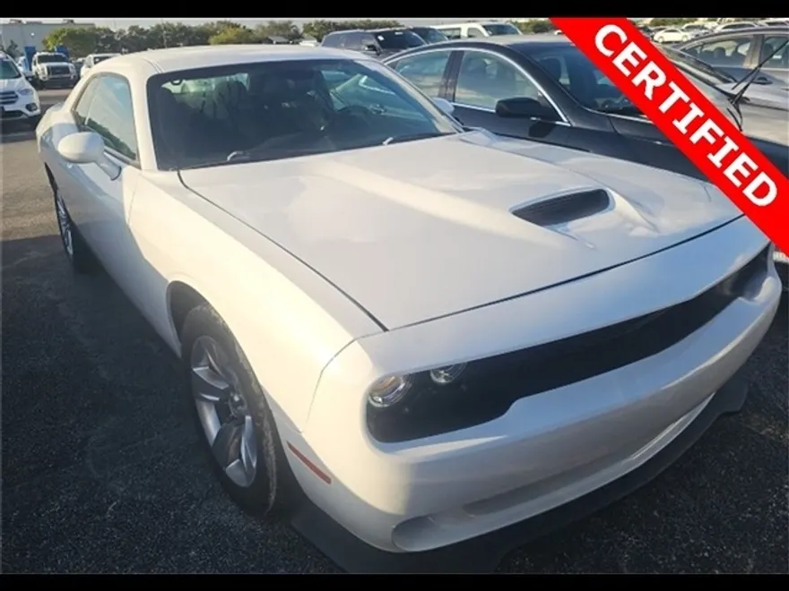 2021 Dodge Challenger SXT photo 1