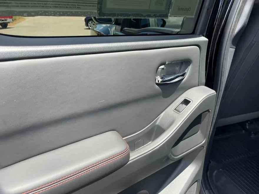 2024 Nissan Frontier PRO-4X photo 1