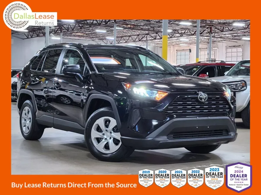 2019 Toyota RAV4 LE photo 1