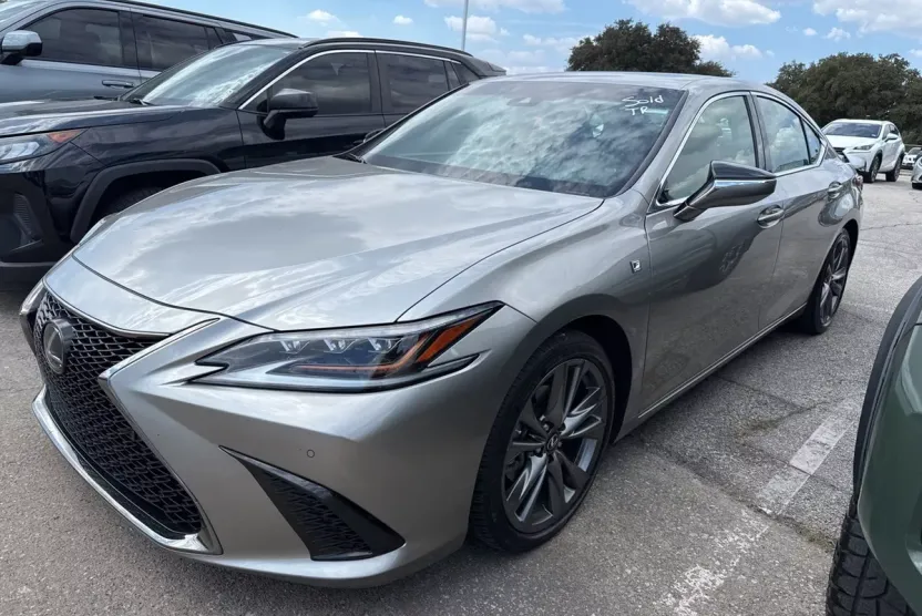2019 Lexus ES 350 Luxury photo 1