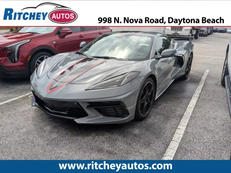 2024 Chevrolet Corvette 2LT Convertible photo 1