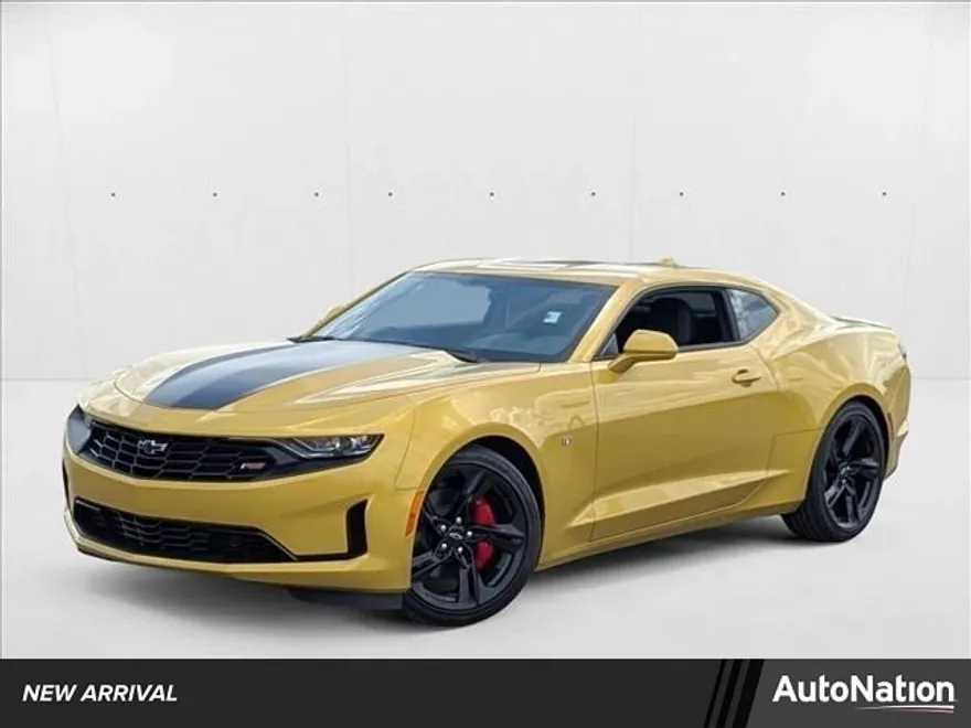 2024 Chevrolet Camaro 1LT photo 1