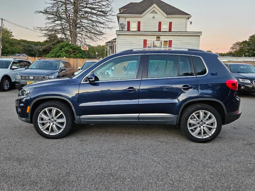 2012 Volkswagen Tiguan SE photo 1