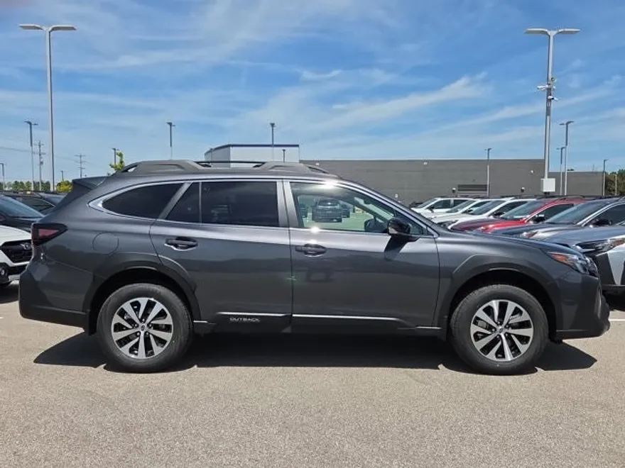 2025 Subaru Outback Premium photo 1