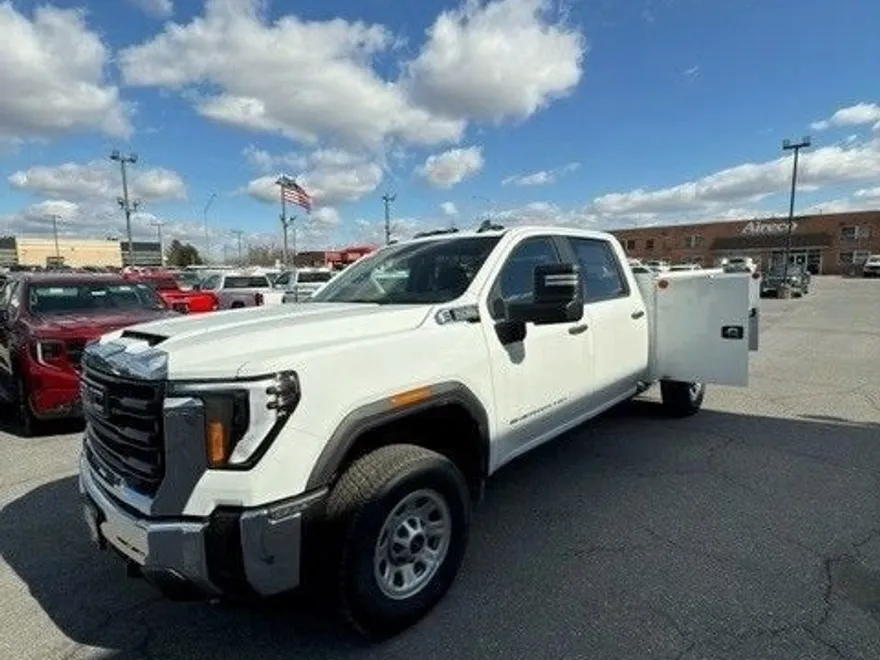 2024 Gmc Sierra 3500 HD Pro photo 1