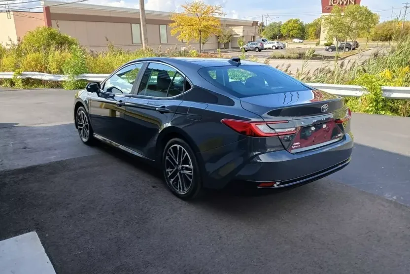 2025 Toyota Camry XLE photo 1