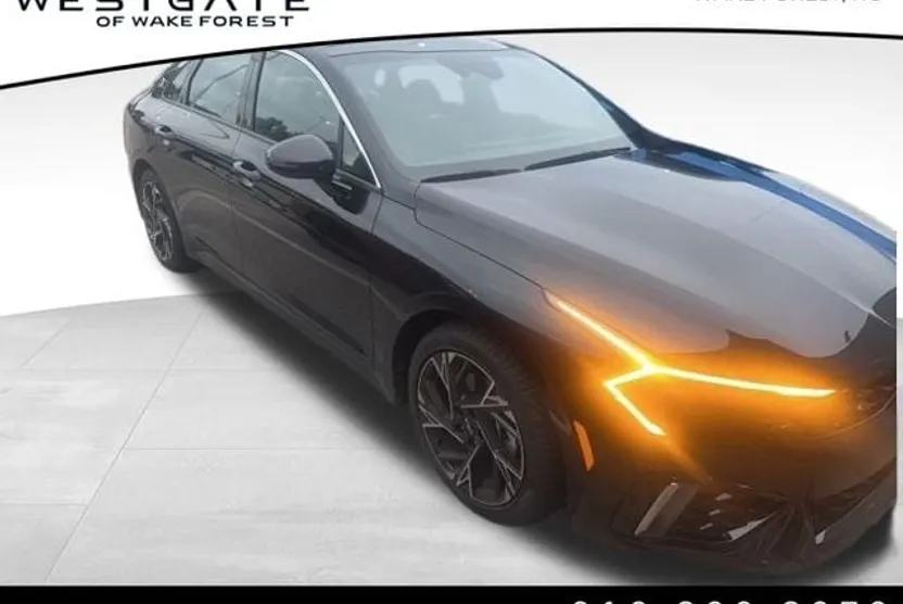 2025 Kia K5 GT-Line photo 1