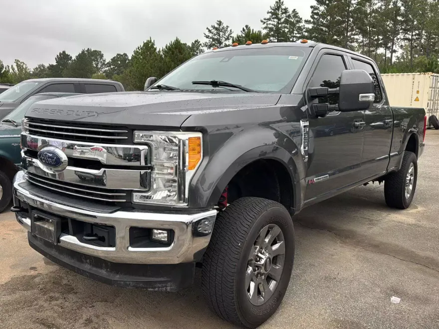 2017 Ford F-250 Lariat photo 1