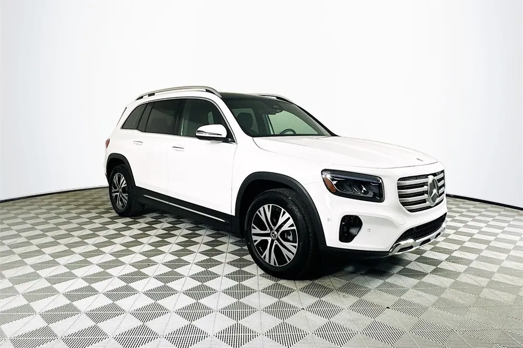 2025 Mercedes Benz GLB 250 photo 1