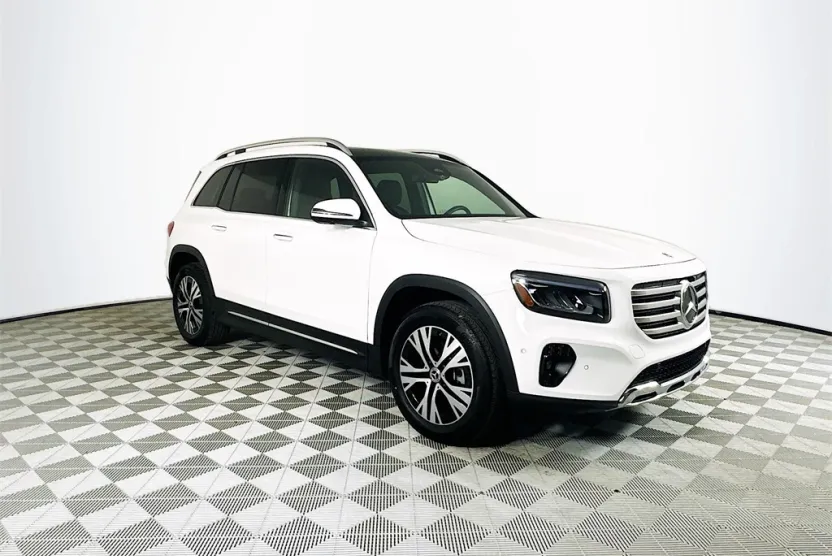 2025 Mercedes Benz GLB 250 photo 1