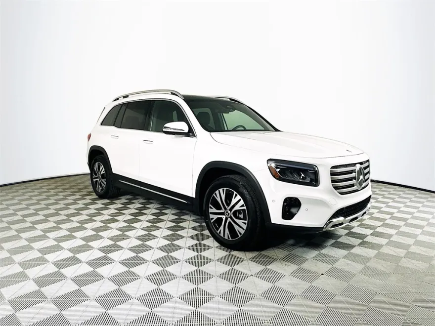 2025 Mercedes Benz GLB 250 photo 1