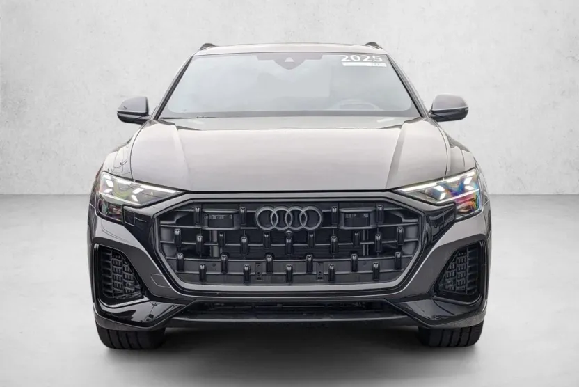 2025 Audi Q8 55 Prestige photo 1