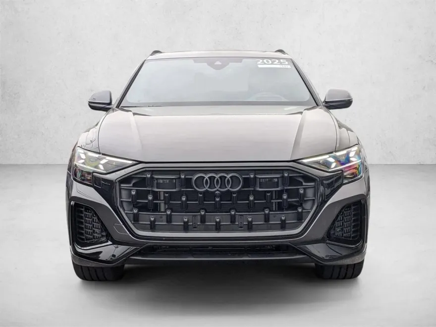 2025 Audi Q8 55 Prestige photo 1