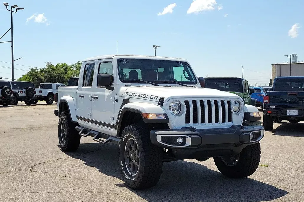 2023 Jeep Gladiator Overland photo 1