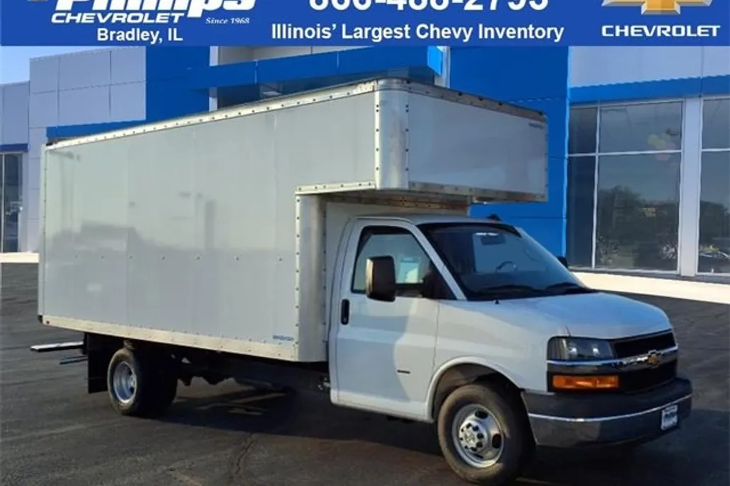 2025 Chevrolet Express 3500 Cutaway Van photo 1