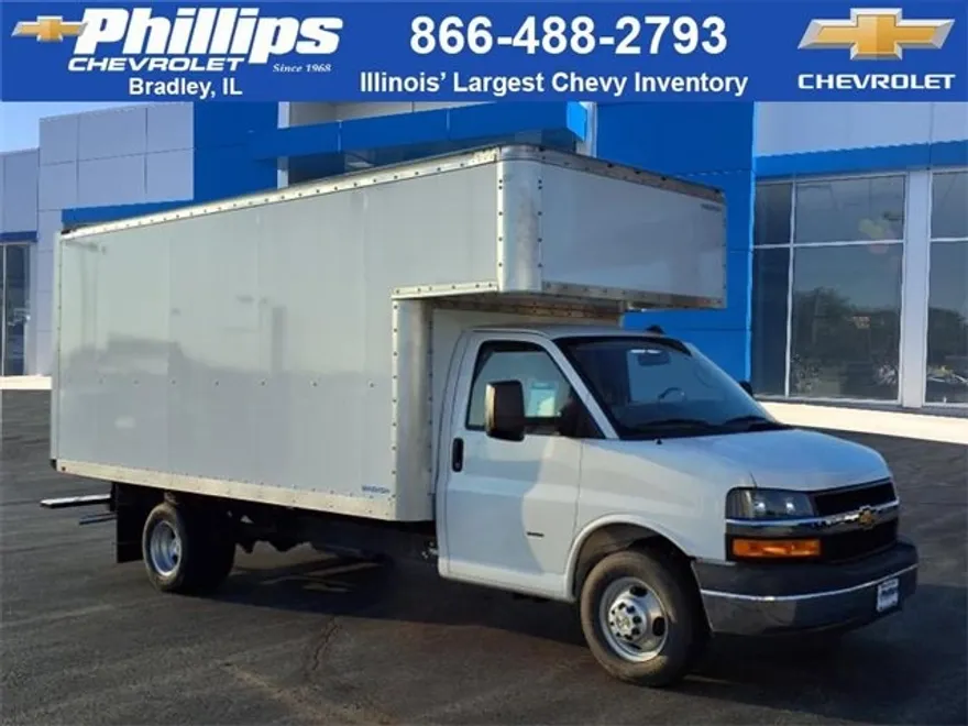 2025 Chevrolet Express 3500 Cutaway Van photo 1